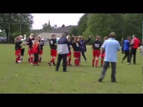 Stedoco MB1 Bekerfinale 28 mei 2011 Eindsignaal en champagne