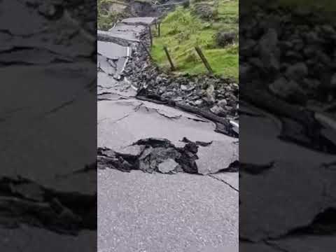 hundimiento en vía de Vélez. departamento de santander