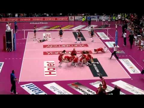 15/04/12 Yamamay Busto Arsizio campione d'Italia, l'ultimo punto della finale scudetto