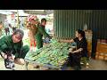 Trieu Loan Goes to the Market to Buy Seeds – Beginning Her Journey to Renovate Her Vegetable Garden