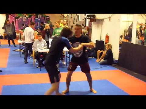 Grotta Grappling '14 Q3 - Bjørnar Alvestad [SW -73.5kg Intermediate - Kamp 1] vs Ukjent