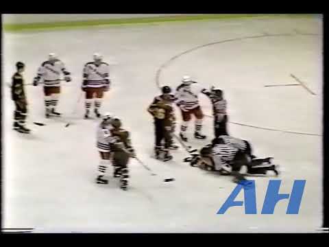 NHL Oct. 22, 1980 New York Rangers v Vancouver Canucks (R) Ron Greschner v Curt Fraser