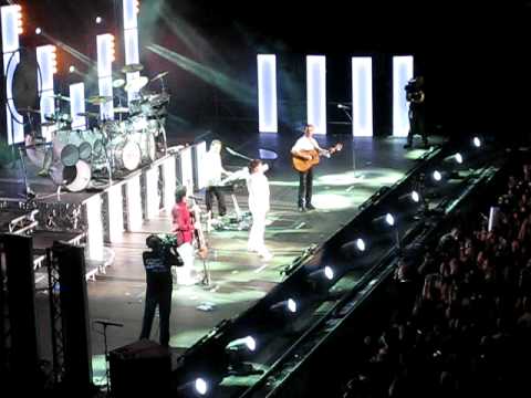 Concerto Finale Pooh Live Milano 30 settembre 2009 - Saluto finale di Stefano D'Orazio