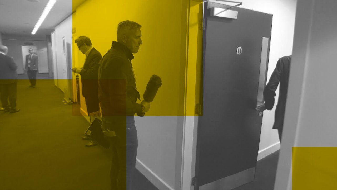 Lord Ashcroft hides in toilets to avoid questions on tax