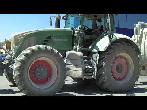 Fendt 927 VARIO tractor