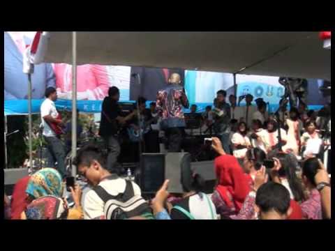 Husein ft. Denny and The Add Band