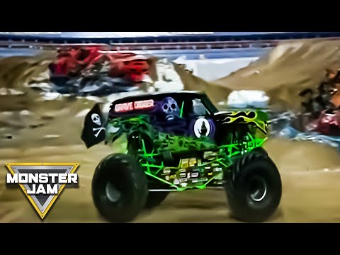 Grave Digger Freestyle | Monster Jam World Finals 10 X (2009) | Monster Jam