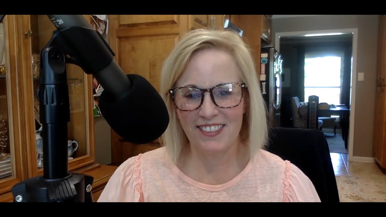 Overcoming Fear and Building Business Visibility with Tracy Beavers | Baggage Be Gone #022