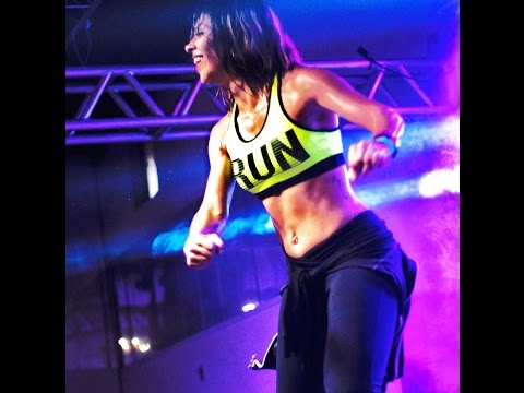 ZUMBA - Gloria Estefan - Rhythm Is Gonna Get You - Live Class Karina Rocha