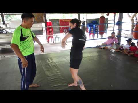 40 Seconds of Thailand - No Arm Clinch Throw with Nongkipahuyut