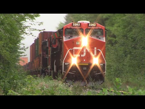 Newcastle Sub Reroute! CN Train 306 w/2 Geeps & Intermodal at Canaan Station, NB