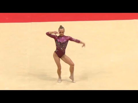 Die russische Turnerin Angelina Melnikova erzielt bei der Serie A1 in Italien im Jahr 2026 eine h...