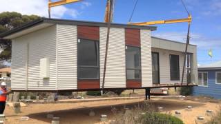 preview picture of video 'Systembuilt Homes - Moving our new modular Retreat home'