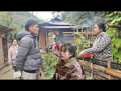 Yen Chi's mother's husband came to beg her to come back home with him