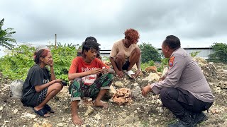 Download lagu DILAMPU MERAH ADA REMAJA PUTRI IKUT NGAMEN @NAK  PUNK BERTATO.JANGAN SAMPAI H@MIL..?TERNYATA SUDAH!? mp3