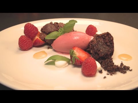 Ralf Zacherls geniale Schoko-Bombe (ohne Mehl!) mit Salzkaramell & Limette! #rezept #backen #food