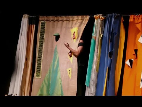 Antonio Rezza - Pitecus - Piazza Castello, Torino (2/3)