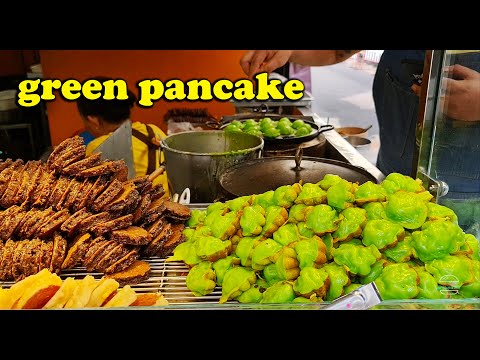 Green Pancake Thai Traditional Dessert | Kanom Krok Singapore | Siam pancake | Thailand street food