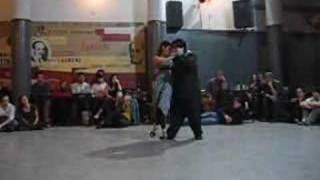 Video thumbnail for Aoniken y Andrea bailan en Villa Malcolm