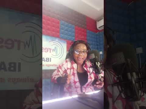 Se Présenter avec Madame L'orlà ( Self Introduction with Madame L'orlà)