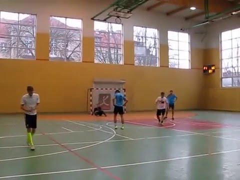 StrefaFutbolu.pl: Legendarni FF - Twoja Stara (2)