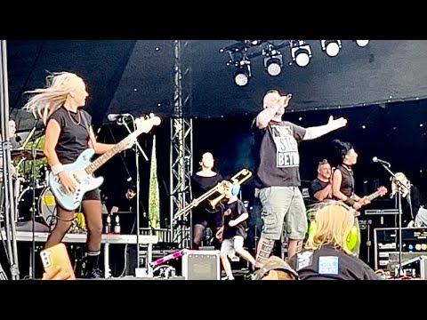 DER BUTTERWEGGE: Tanzende Punks - Ruhrpott Rodeo, Hünxe/Germany 6.7.24
