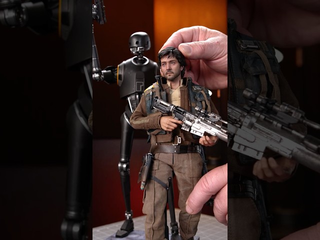 Vídeo relacionado con Star Wars La colección Vintage, K-2SO (Kay-Tuesso), Star Wars: Andor, Figura de acción de 9,5 cm