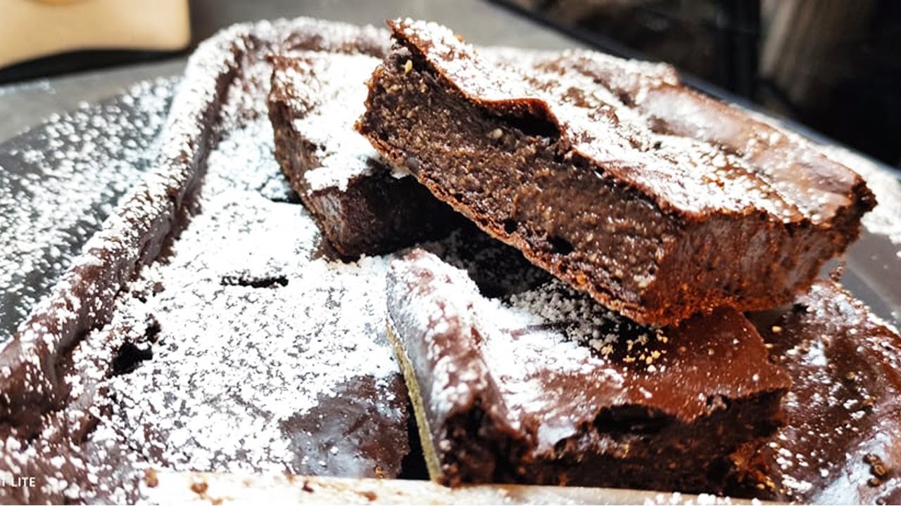 La torta al cioccolato ultra dietetica senza burro, olio e latte per chi è a dieta. Ha solo 60 Kcal!