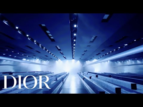 Autumn-Winter 2017-18 Ready-to-Wear Fashion Show - Empty Space