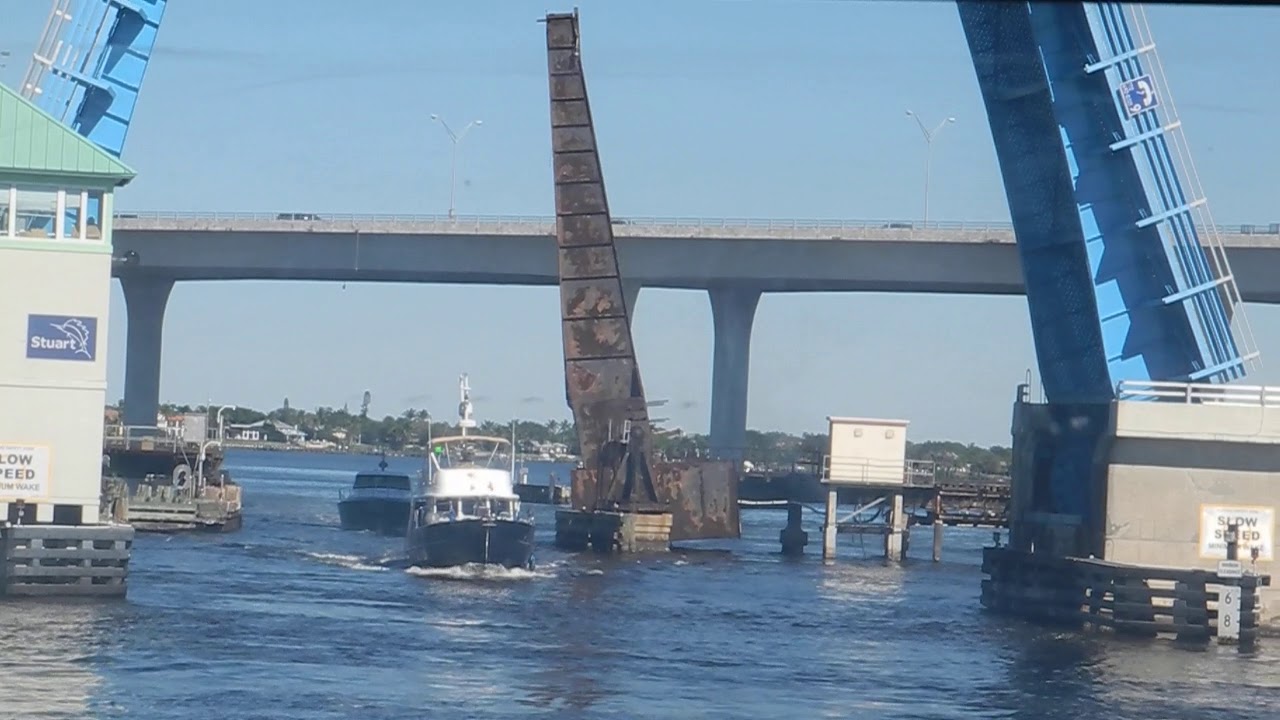 Explaining the Roosevelt Drawbridge schedule and train traffic