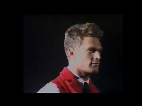 DSQUARED2 FALL WINTER 1997 FASHION SHOW