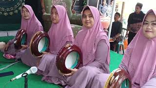 Download lagu Virall Hadroh Rebana best daughter. Gedangan Tuntang Semarang. mp3