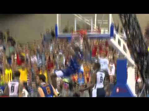 Jose  Calderon finds Serge Ibaka for the two-handed Slam