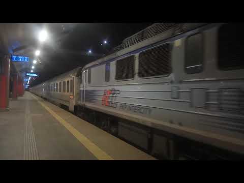 IC 8306 Malczewski odjeżdża ze stacji Kraków Główny