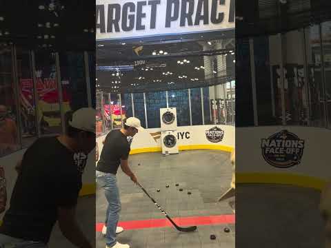 🐐 Tom Brady Shows Off His Sidney Crosby Skills @Fanatics Fest NYC 🗽🏒