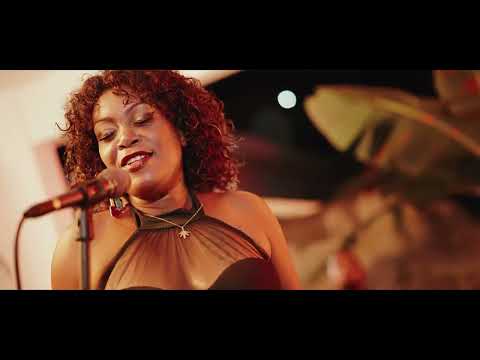DEBORAH & The Roots Level Band- LESS MWA VIV [CLIP OFFICIEL]
