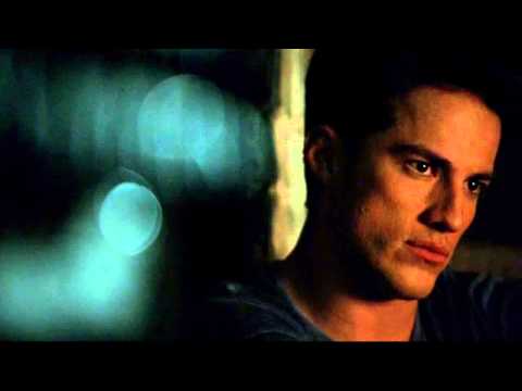 Tyler and Caroline (5x15 - Gone Girl, Part 1/2)