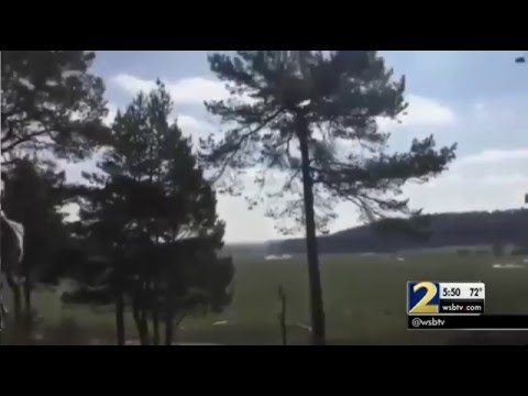 US Army airborne accidentally drops 3 Humvees during training exercise