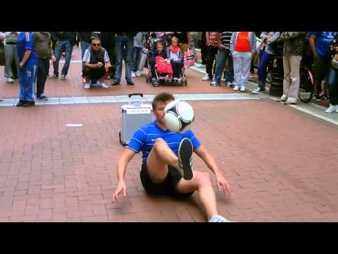 Jamie Knight - Football Freestyle Busking - Dublin Grafton Street