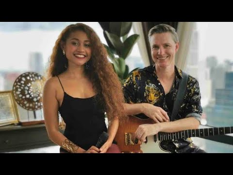 She's Back! Live Looping Demo - Little By Little - Featuring Zoe