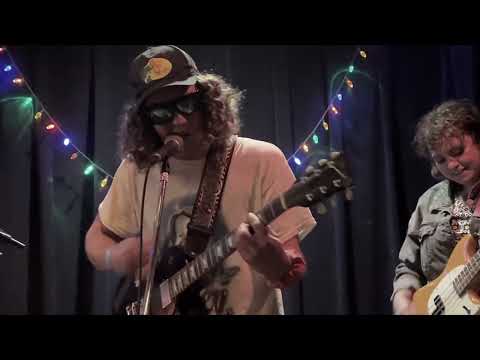 Liquid Lunch "Big Resume" @ Eagles 34 06.05.22