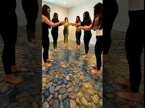 The magic of golden powder in epoxy flooring! ✨✨#epoxy #timelapse #renovation