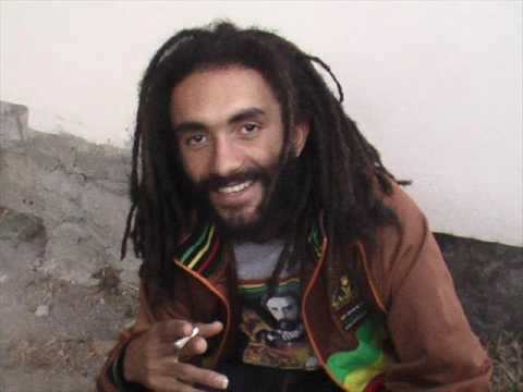 Zionomi - Ganja Roll Yuh ( Hold Yuh Riddim )