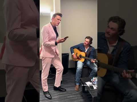 Red Clay Strays' Brandon Coleman with Zach Top killing it... their rendition of an old Willie tune!