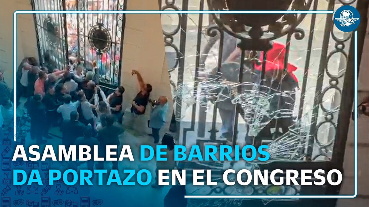 Protesta de Asamblea de Barrios escala en Congreso de la CDMX: portazo y sesión suspendida