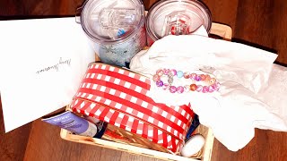 প্রতিবেশী থেকে পাওয়া উপহার!!