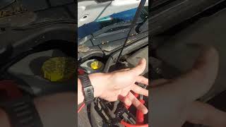 Jeep Grand Cherokee 2017 battery location and replacement