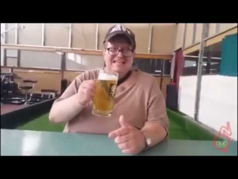 "Il bicchiere di whisky dentro la birra", veneto briaco sfatto spiega i vantaggi di questa tecnica.