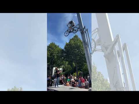 Video van Vertical Bike - De Spectaculaire Attractie die je Omhoog Fietst | Attractiepret.nl