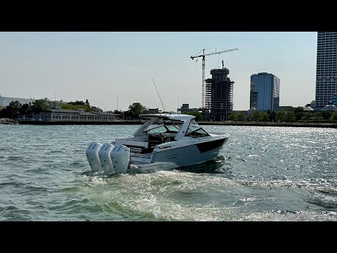 Monterey 385SS-BOWRIDER video